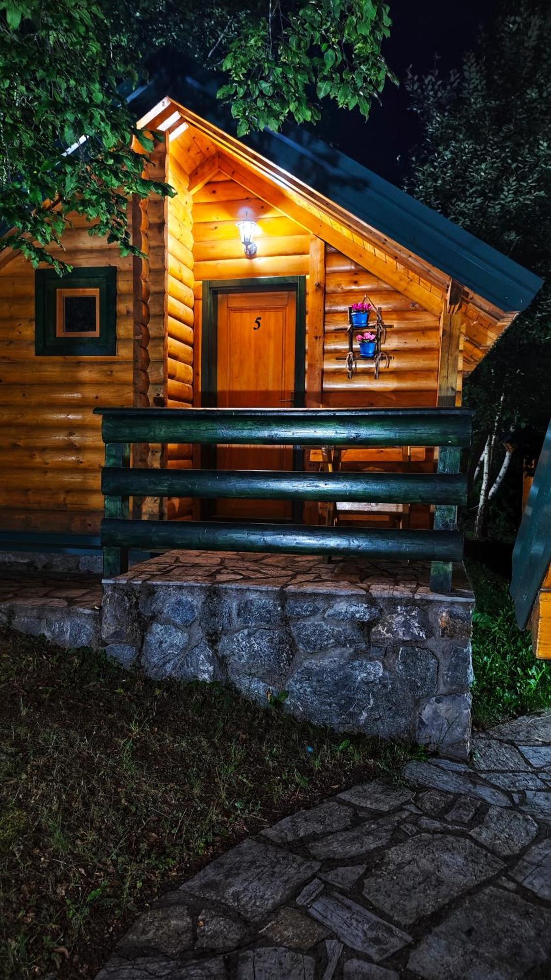 Kozak Apartments & Restaurant モイコヴァツ エクステリア 写真
