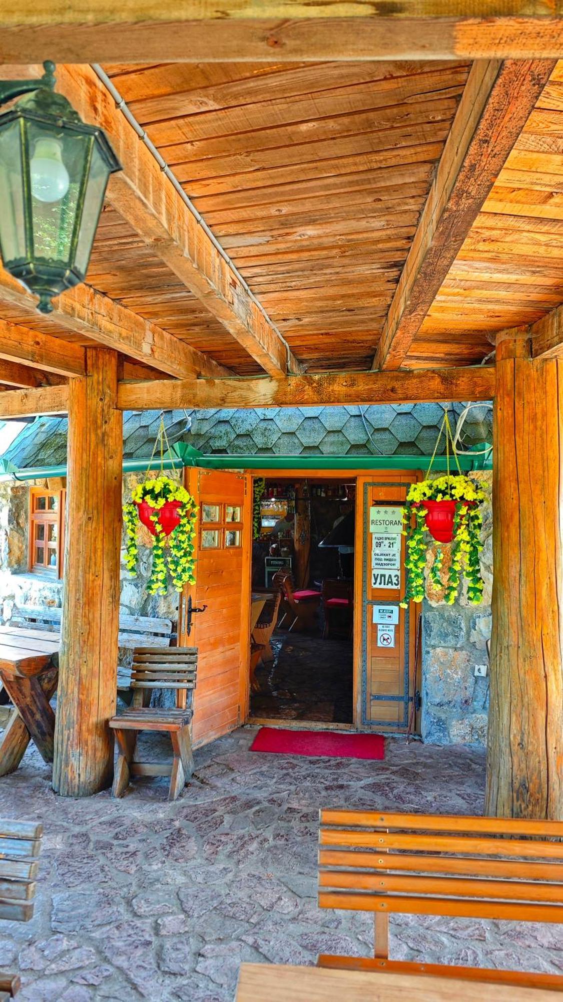Kozak Apartments & Restaurant モイコヴァツ エクステリア 写真